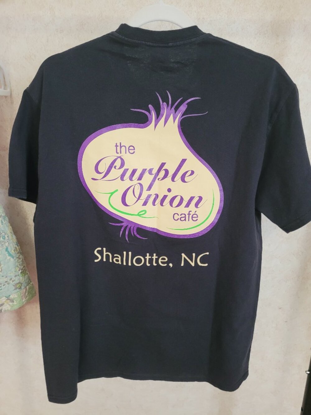 Purple Onion Cafe Black Short Sleeve T-Shirt Shallotte, NC Size Large